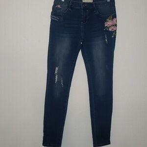 Angel Kiss Embroidered Destroyed Jeans Stretch Mid Rise Faded Dark Wash